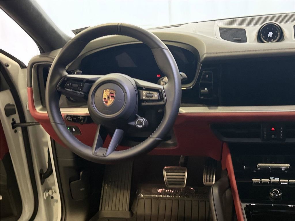 Certified 2025 Porsche Cayenne GTS AWD/4WD image 19