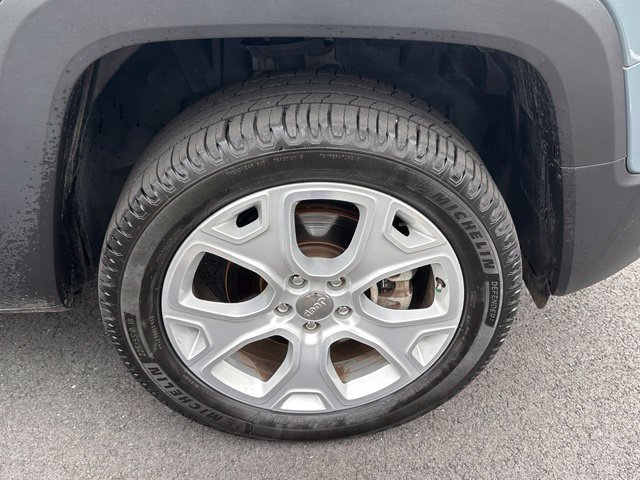 Used 2017 Jeep Renegade Limited AWD/4WD image 13