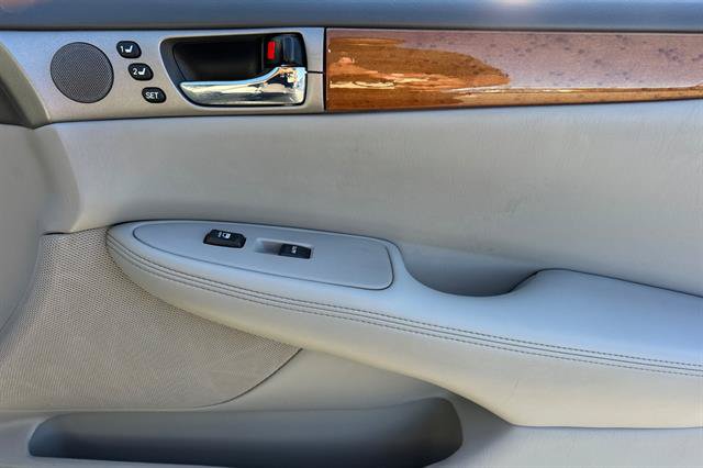 Used 2005 Lexus ES 330 FWD image 18