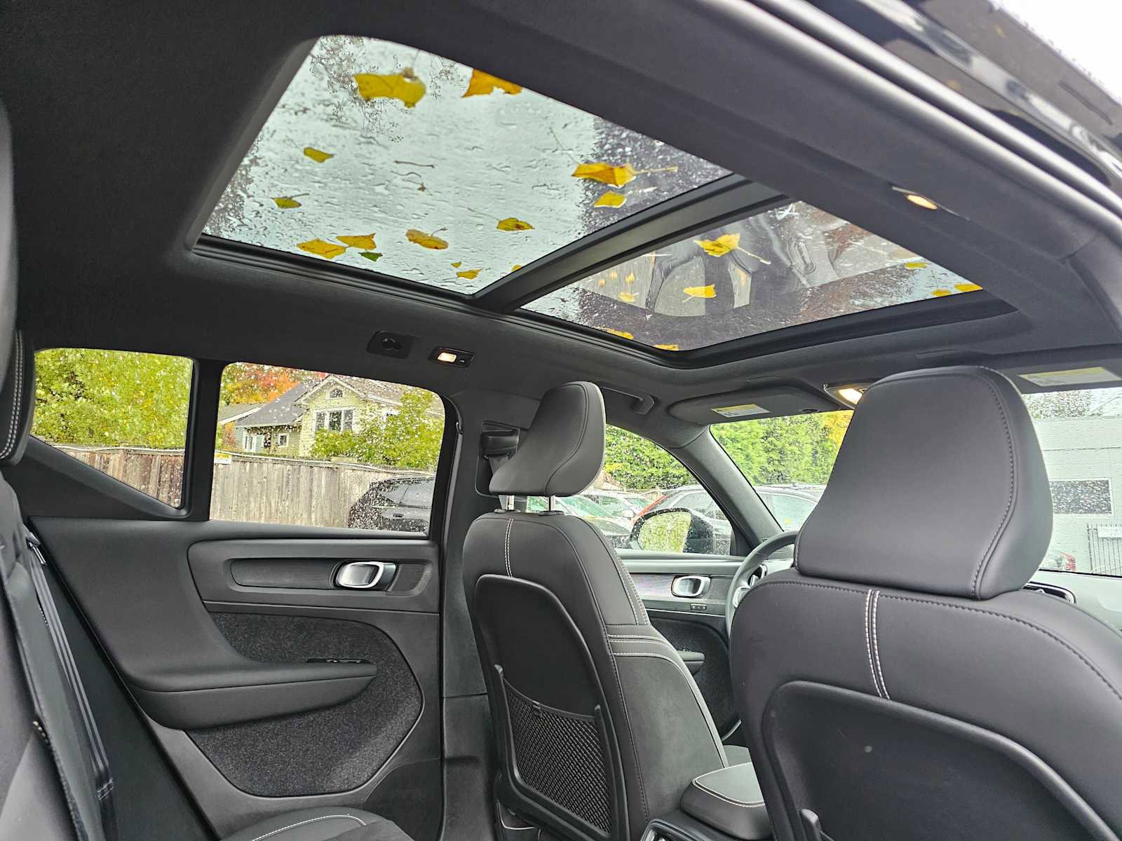 Certified 2025 Volvo XC40 B5 Plus image 13