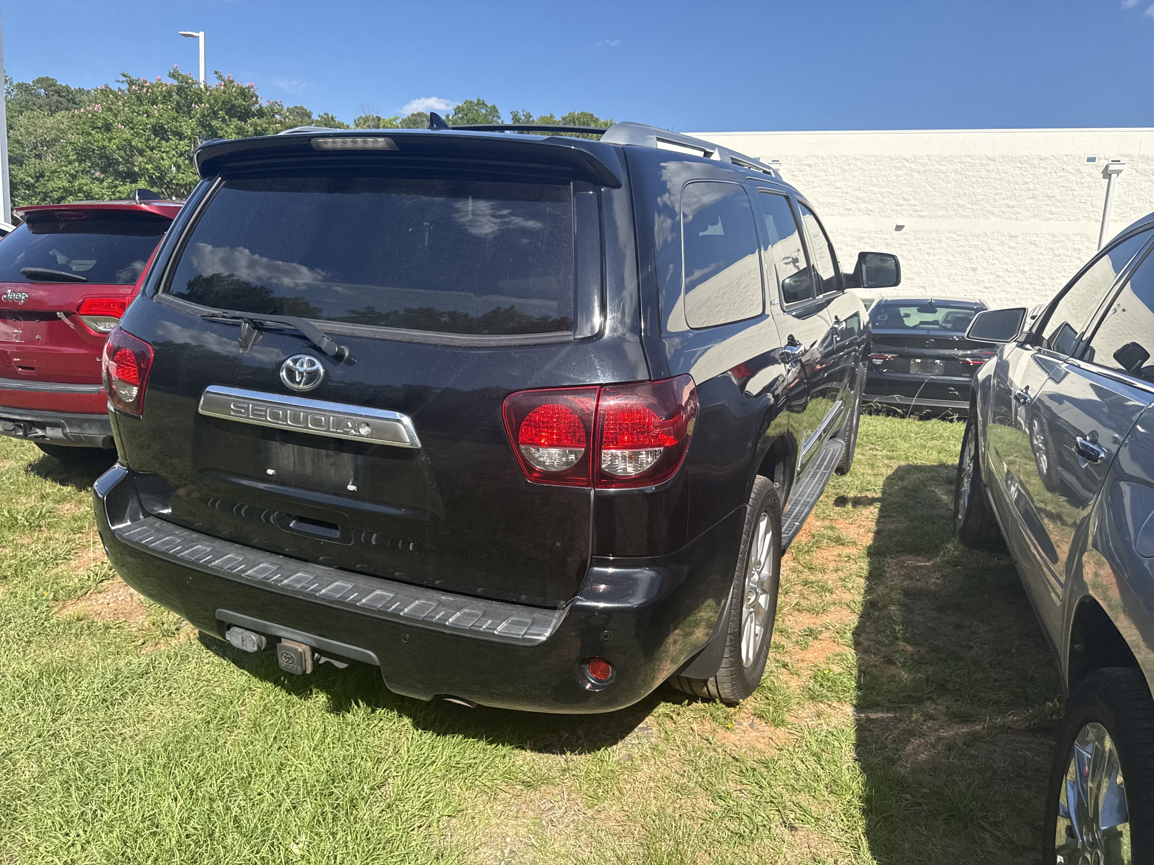 Used 2018 Toyota Sequoia Platinum AWD/4WD image 7