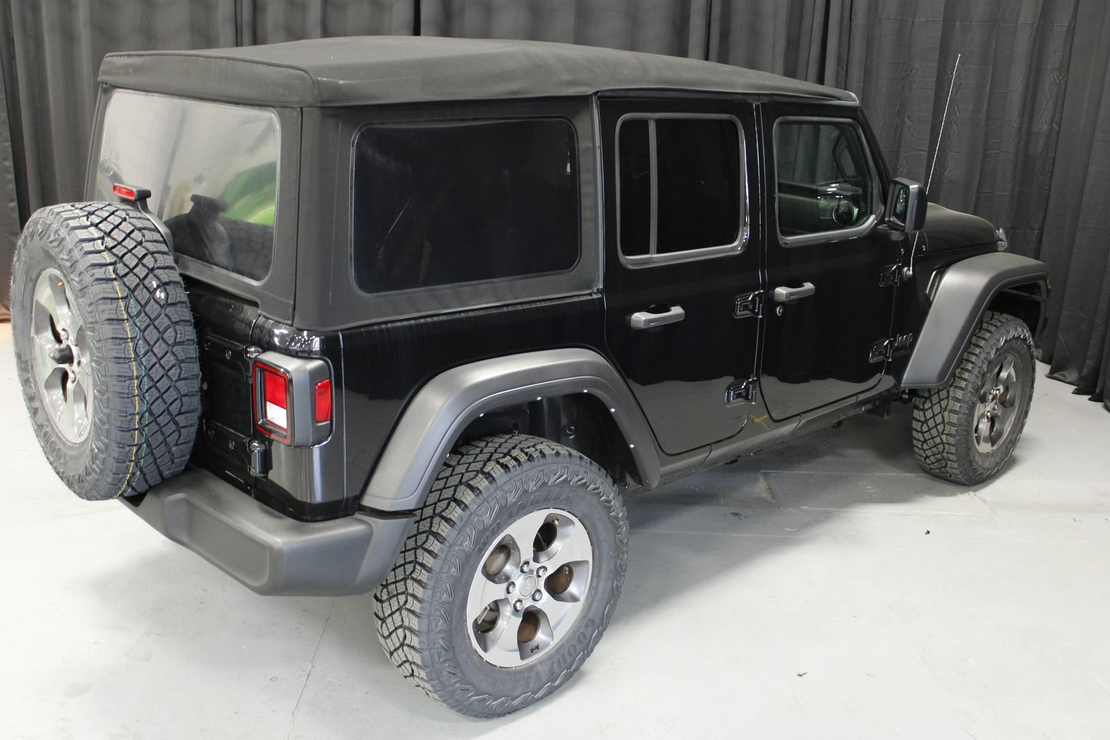 Used 2022 Jeep Wrangler Unlimited Sport AWD/4WD image 13