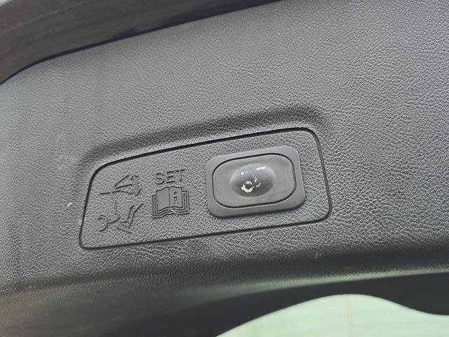 Used 2017 Lincoln MKC Premiere image 9