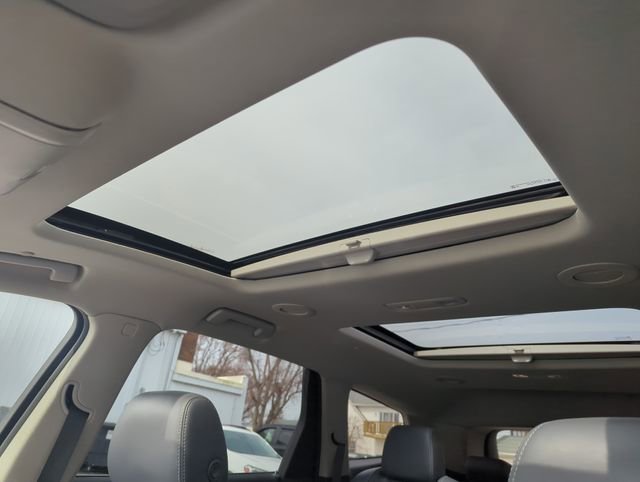 Used 2019 Buick Enclave Essence AWD/4WD image 24