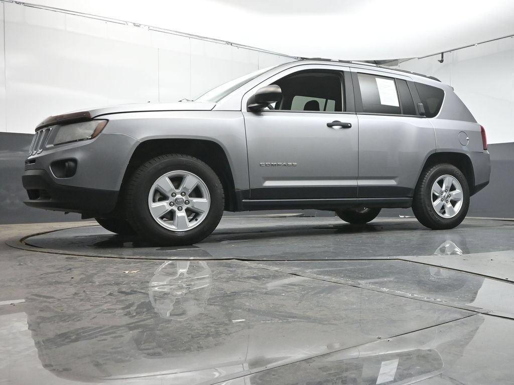Used 2016 Jeep Compass Sport FWD image 31
