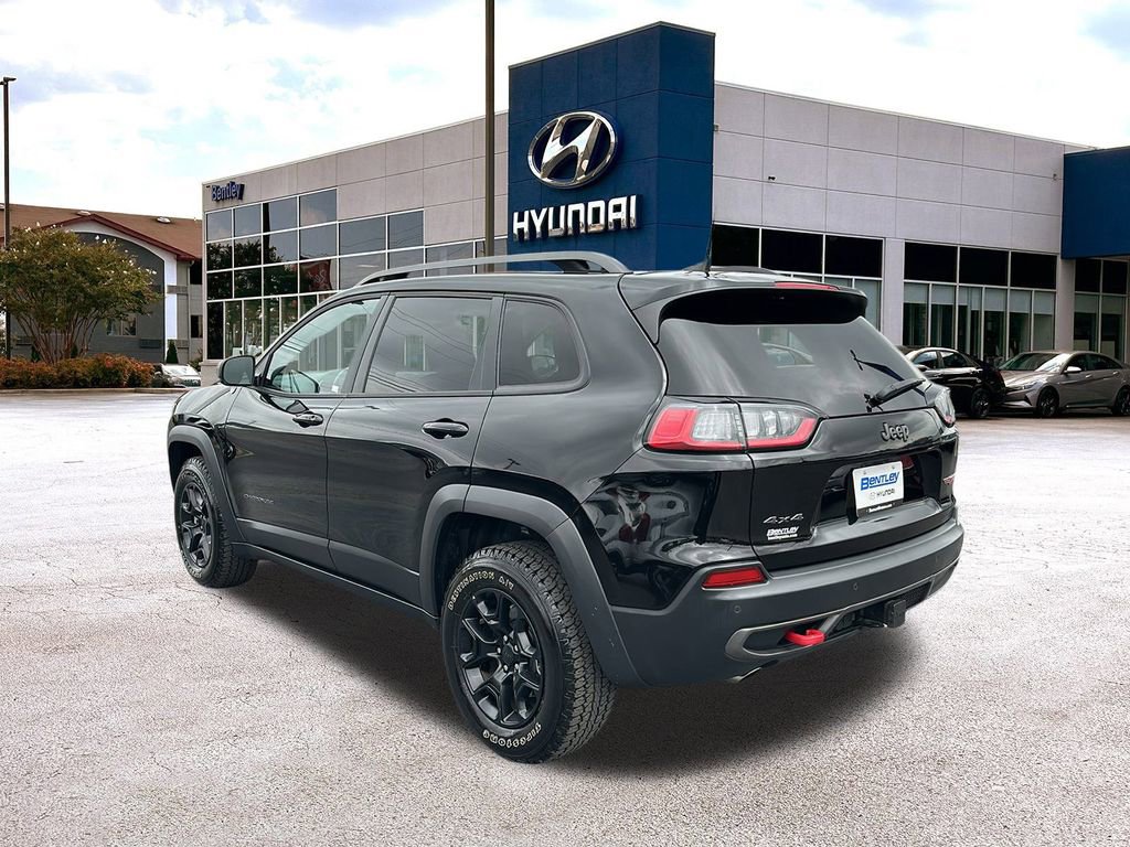 Used 2020 Jeep Cherokee Trailhawk image 3