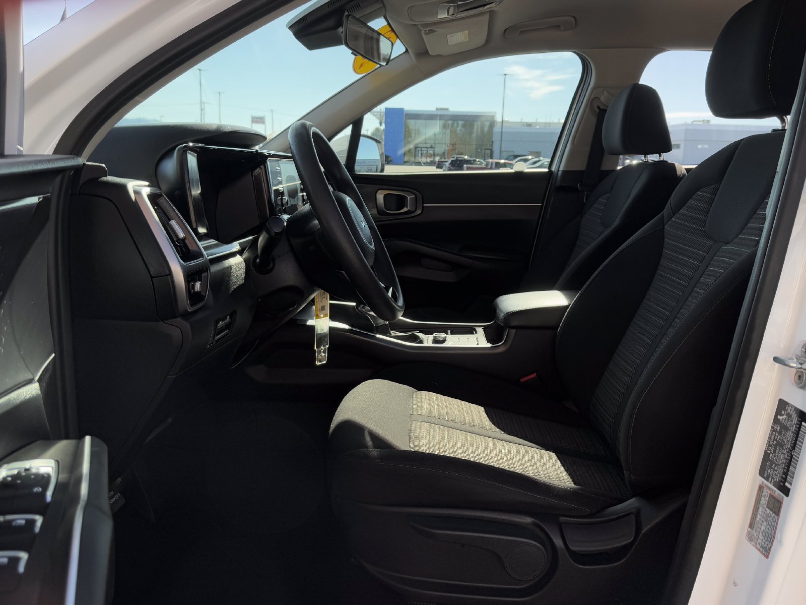Used 2022 Kia Sorento LX AWD/4WD image 11