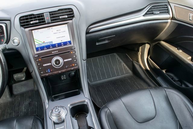 Used 2020 Ford Fusion Energi Titanium FWD image 25