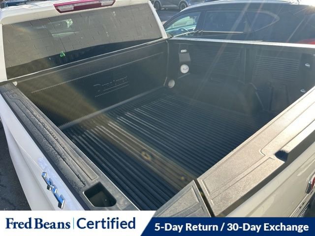 Used 2025 GMC Sierra 1500 SLT image 11