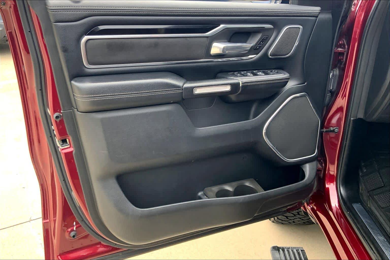 Used 2019 RAM 1500 Laramie AWD/4WD image 22