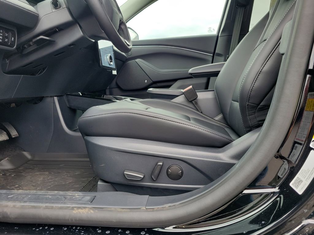 New 2026 Ford Mustang Mach-E Premium w/ Technology Package AWD/4WD image 19