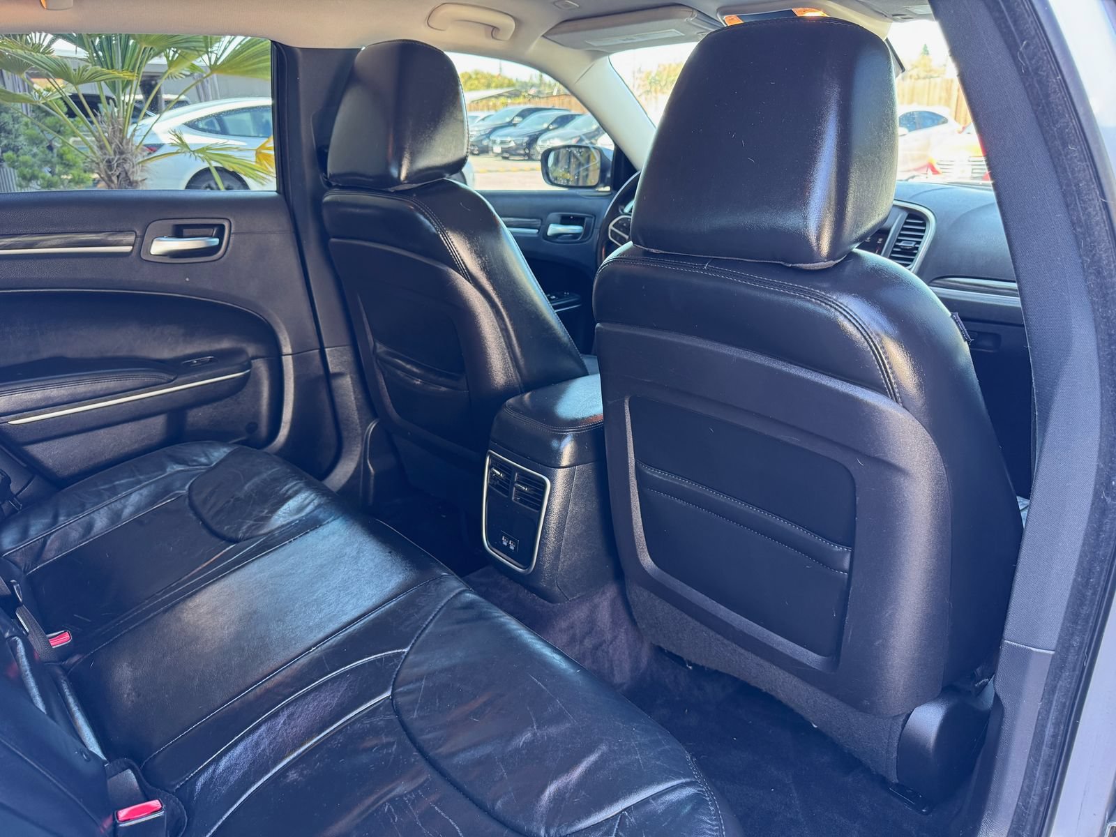Used 2017 Chrysler 300 Limited AWD/4WD image 18