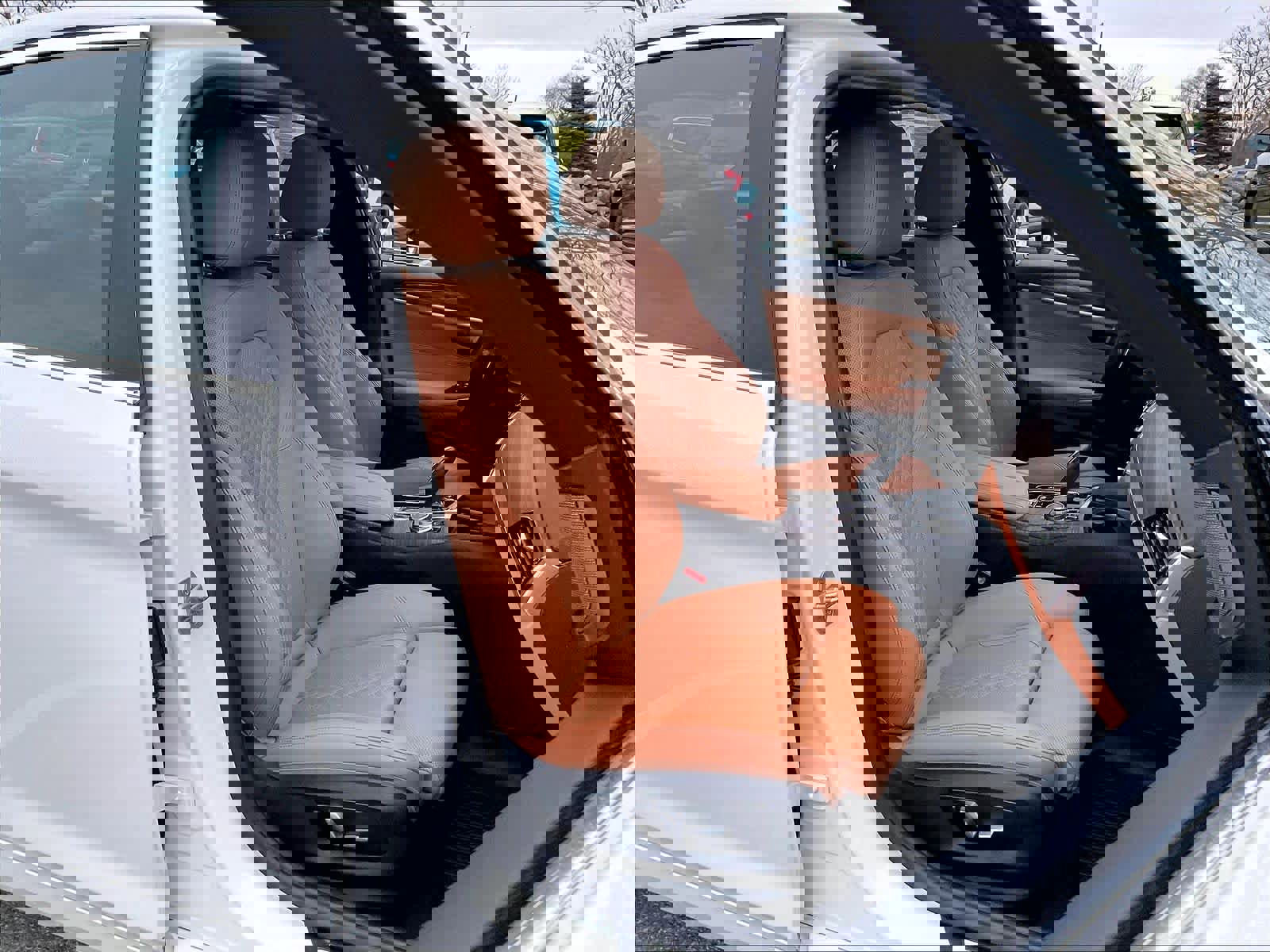 Used 2023 BMW 530i xDrive w/ Premium Package image 11