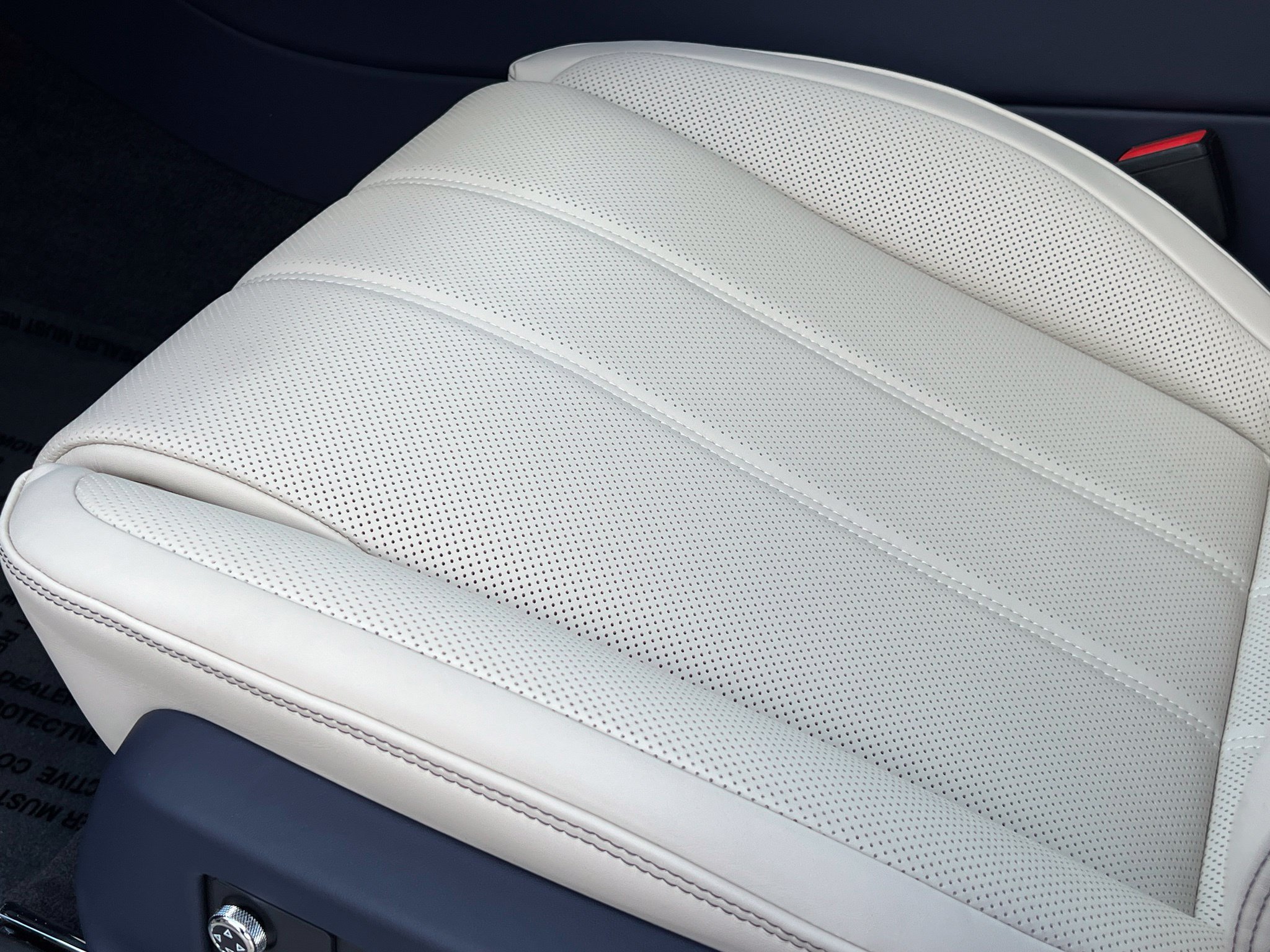 New 2026 Bentley Bentayga Extended Wheelbase AWD/4WD image 35