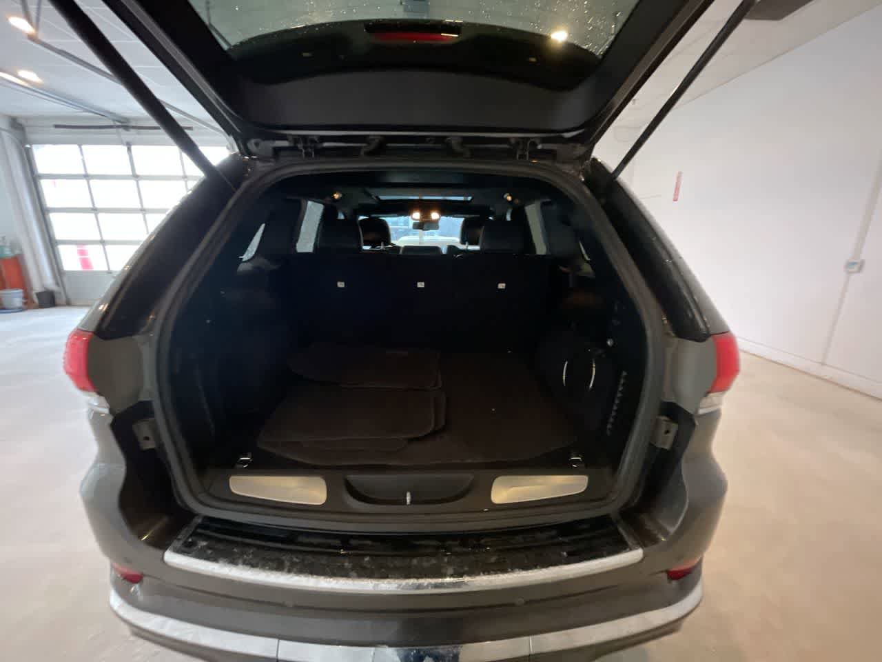 Used 2015 Jeep Grand Cherokee Summit image 24