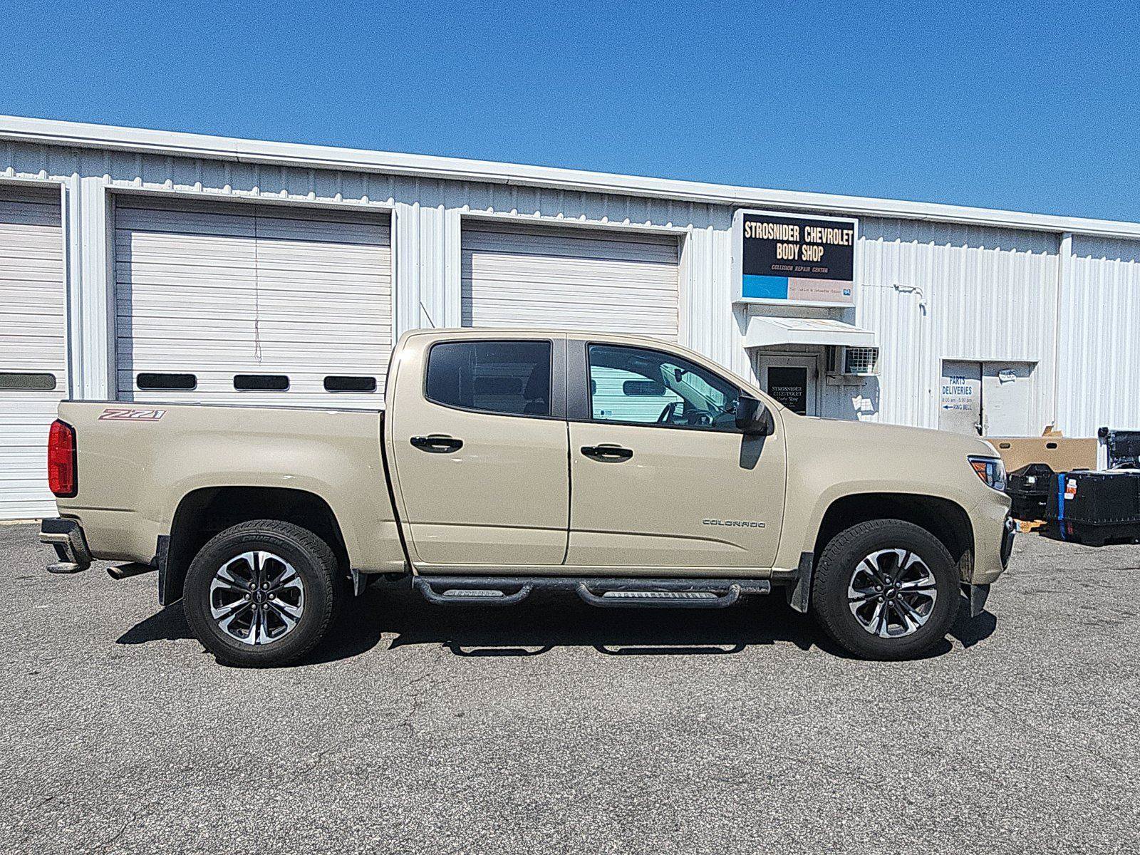Used 2022 Chevrolet Colorado Z71 RWD image 6