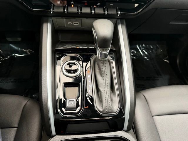 Used 2024 Chevrolet Colorado LT w/ LT Convenience Package III image 37