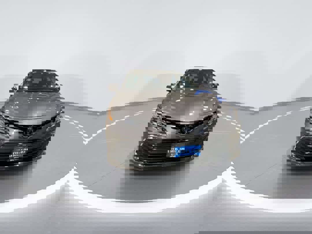 Certified 2023 Toyota Camry XLE w/ Navigation Package image 3