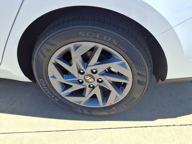 New 2026 Hyundai Elantra Blue image 18