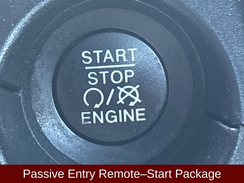 Used 2021 Jeep Renegade Latitude w/ Convenience Group AWD/4WD image 8