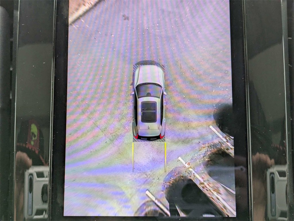 Used 2023 Volvo XC40 B5 Ultimate image 27