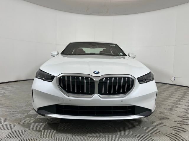 Used 2026 BMW 530i xDrive AWD/4WD image 2