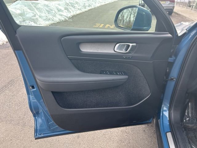 Certified 2025 Volvo XC40 B5 Plus image 16