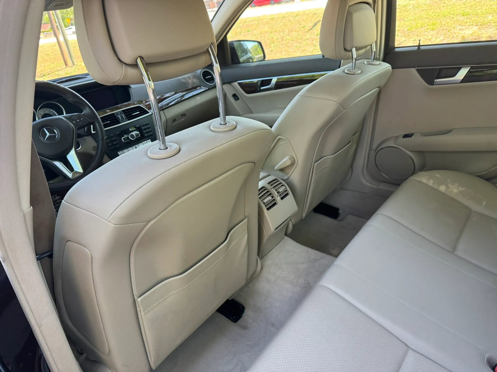 Used 2012 Mercedes-Benz C 250 Sedan image 19