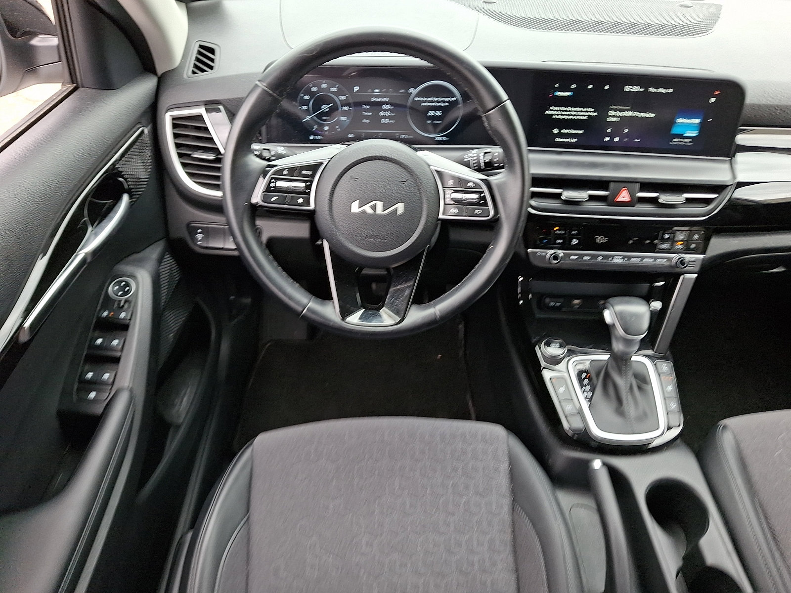 Used 2024 Kia Seltos S AWD/4WD image 12