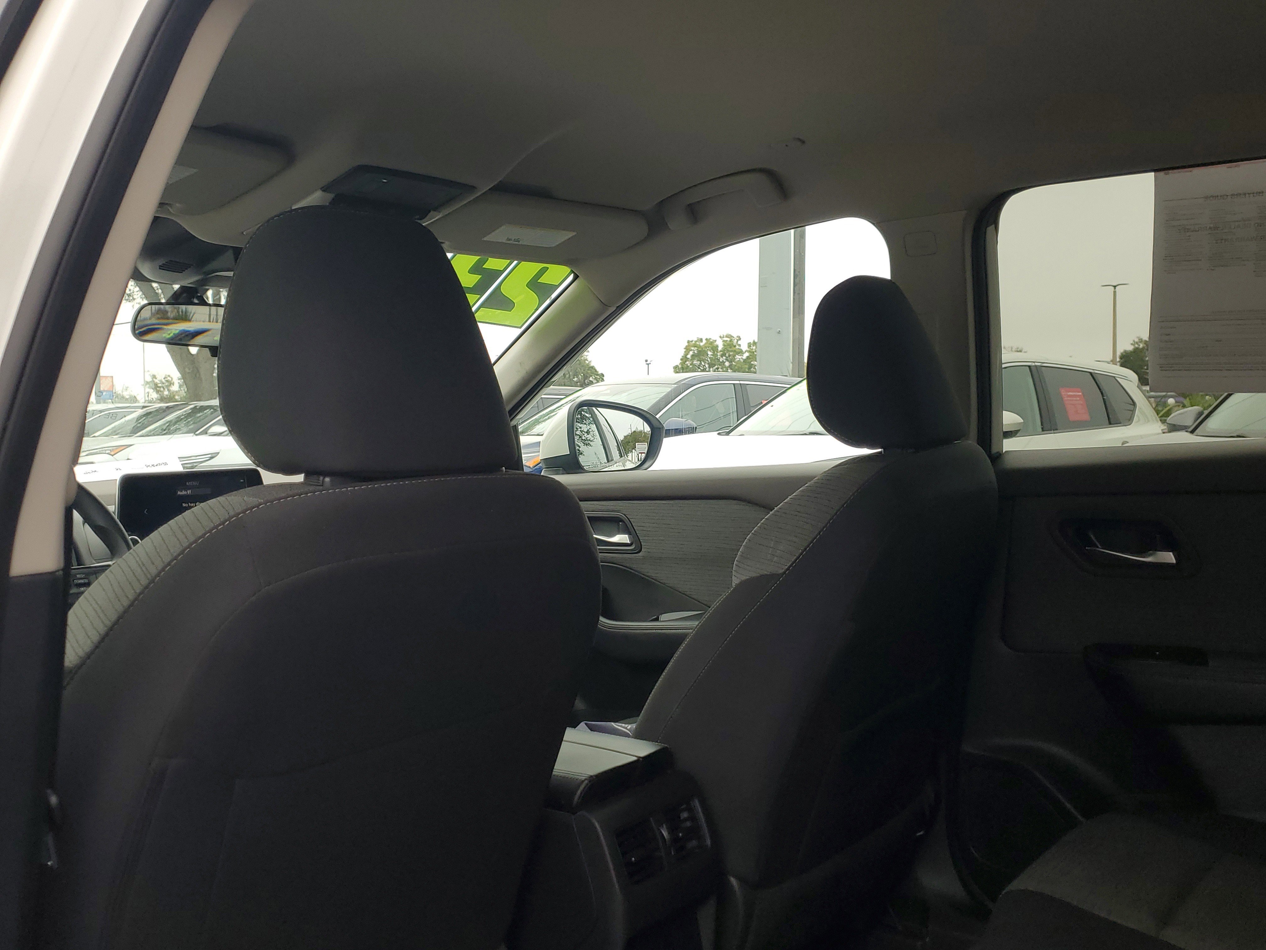 Used 2023 Nissan Rogue SV image 12