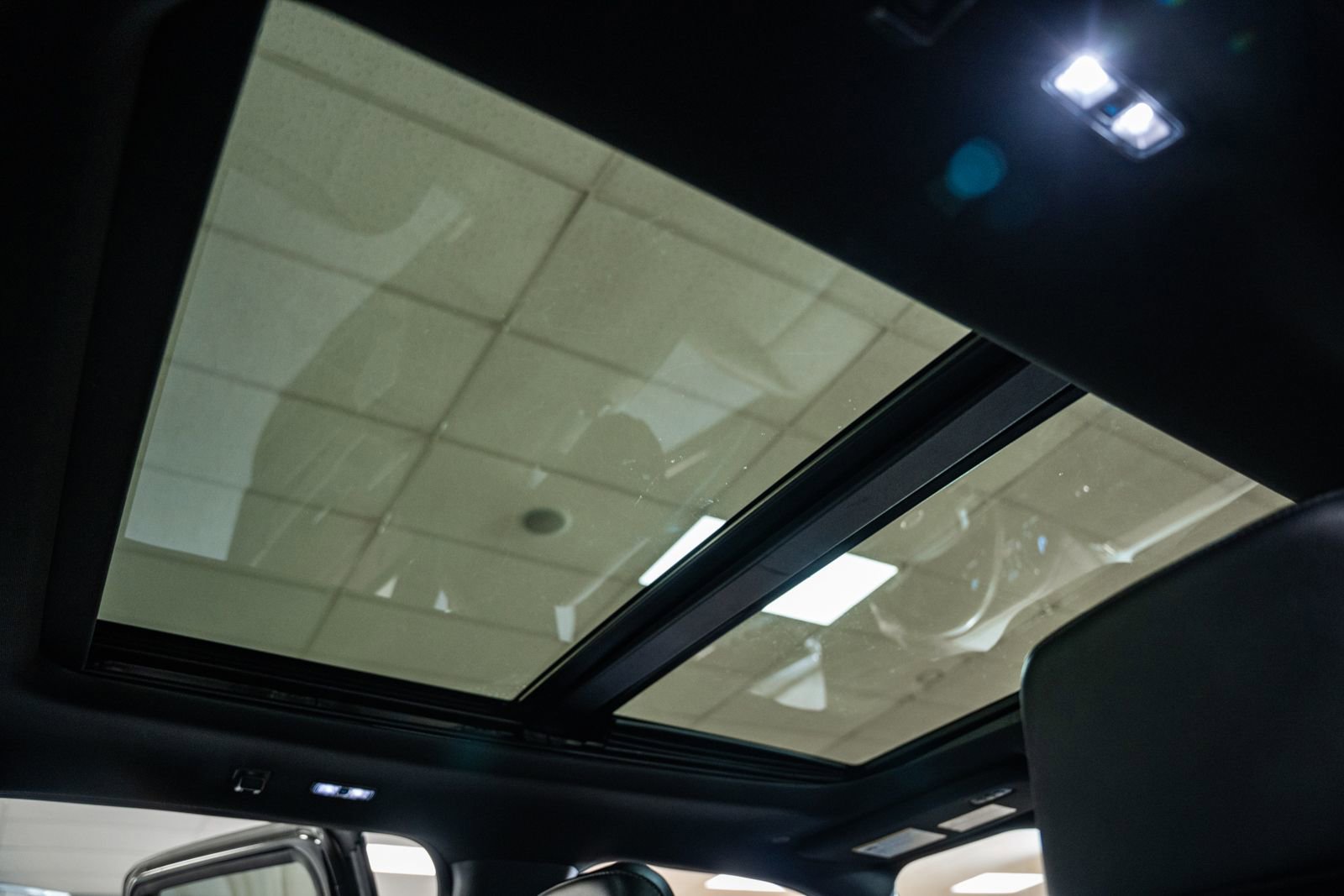 Certified 2023 Ford F150 Lariat w/ Equipment Group 502A High image 40