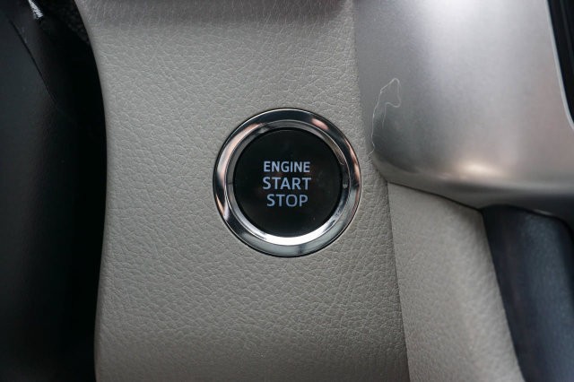 Used 2019 Toyota Highlander XLE FWD image 24