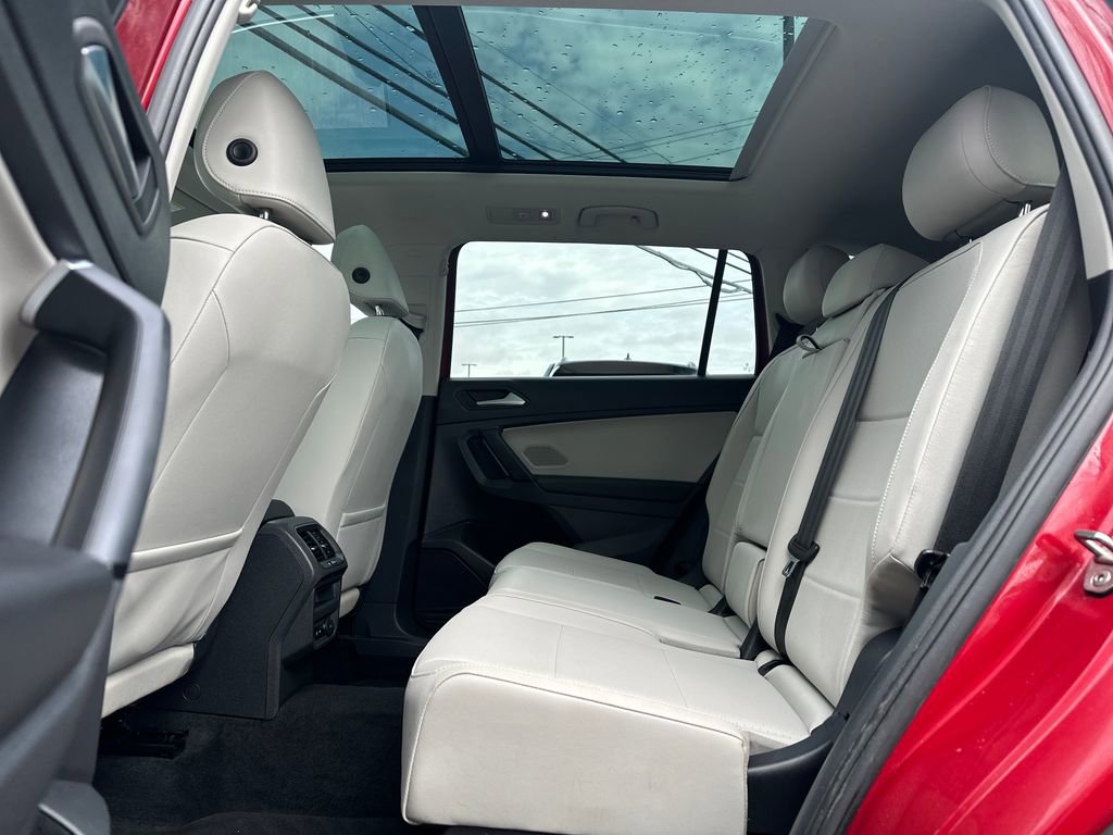 Used 2019 Volkswagen Tiguan SE w/ Panoramic Sunroof Package AWD/4WD image 13