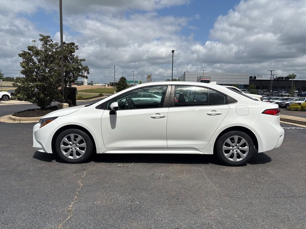 Used 2021 Toyota Corolla LE FWD image 9