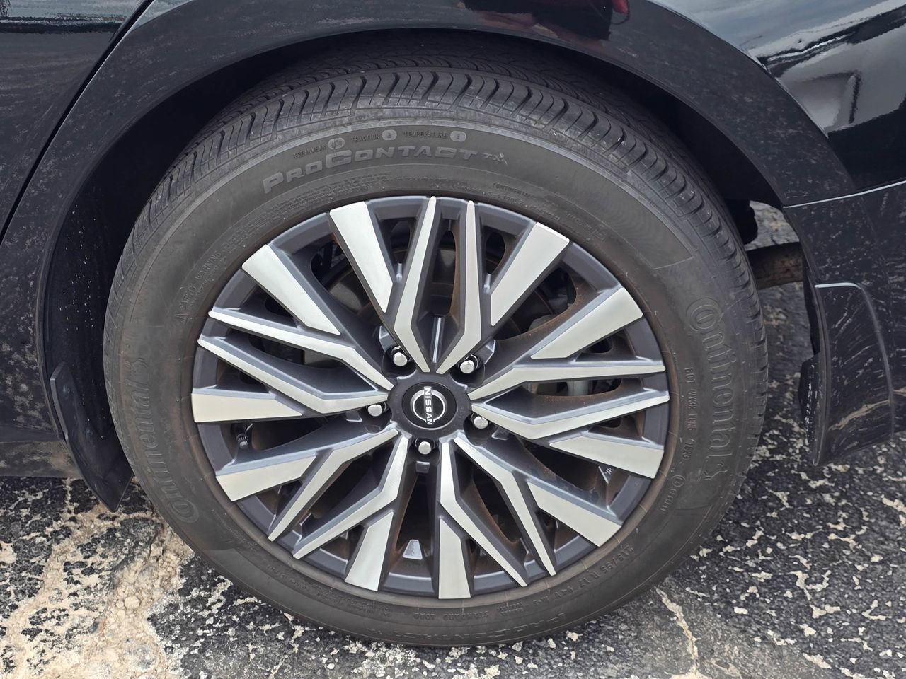 Used 2023 Nissan Altima 2.5 SV w/ SV Premium Package FWD image 7