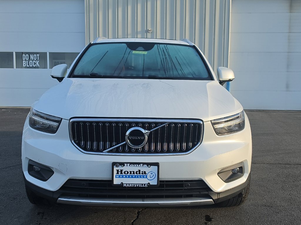 Used 2019 Volvo XC40 T4 Inscription FWD image 2