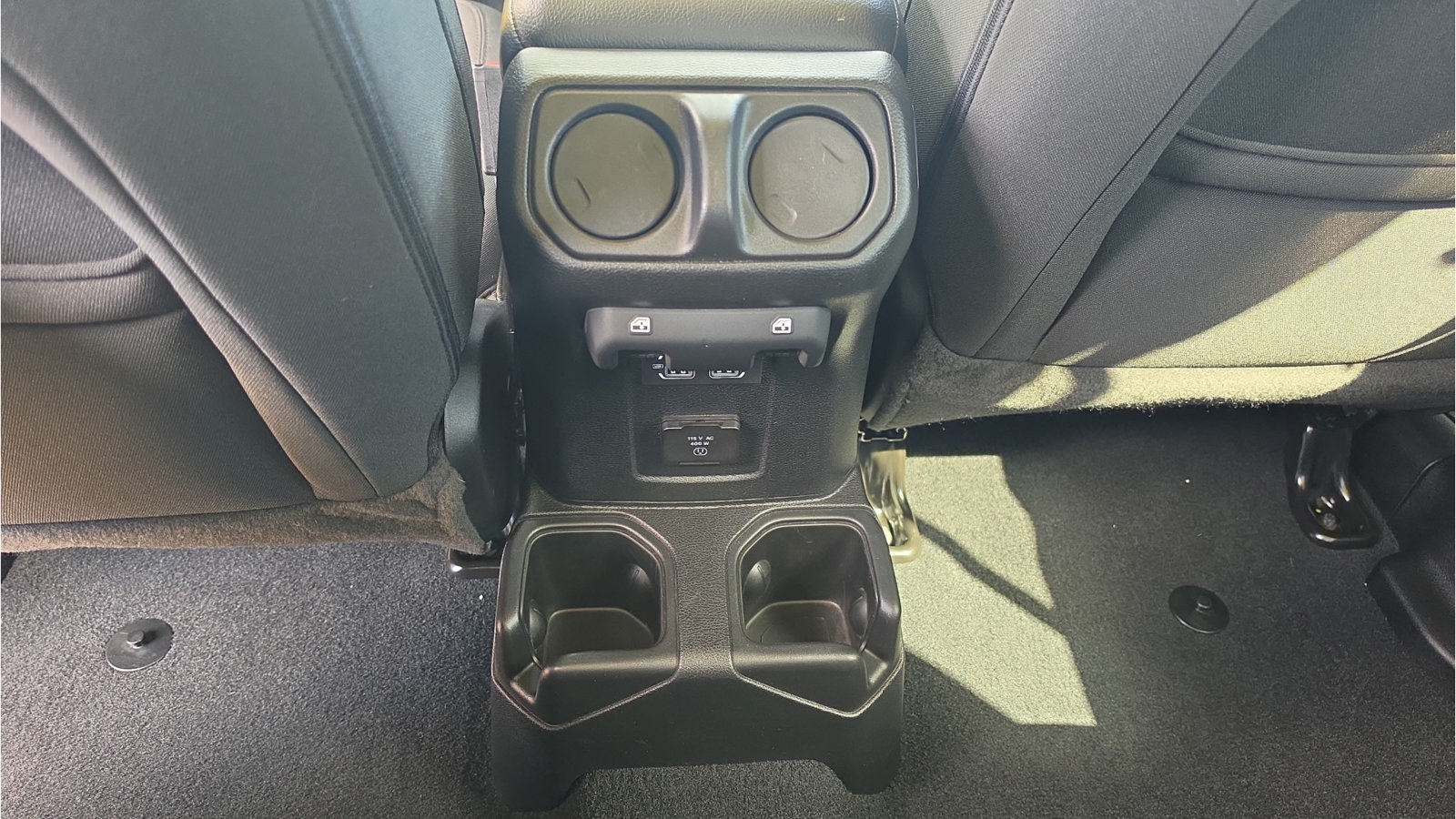 Used 2023 Jeep Gladiator Sport AWD/4WD image 18