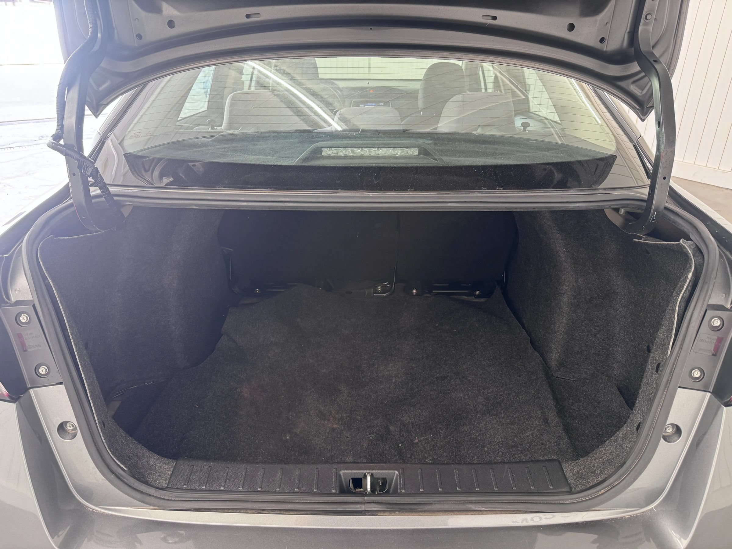 Used 2021 Nissan Versa S FWD image 13