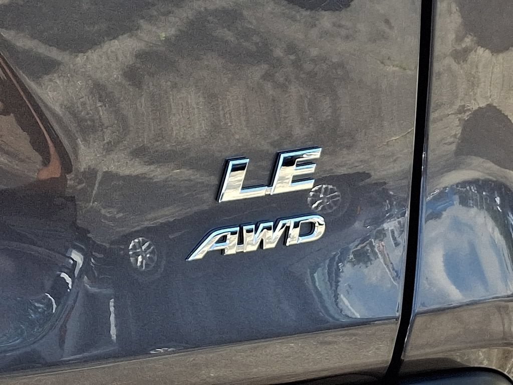 Used 2024 Toyota RAV4 LE AWD/4WD image 33