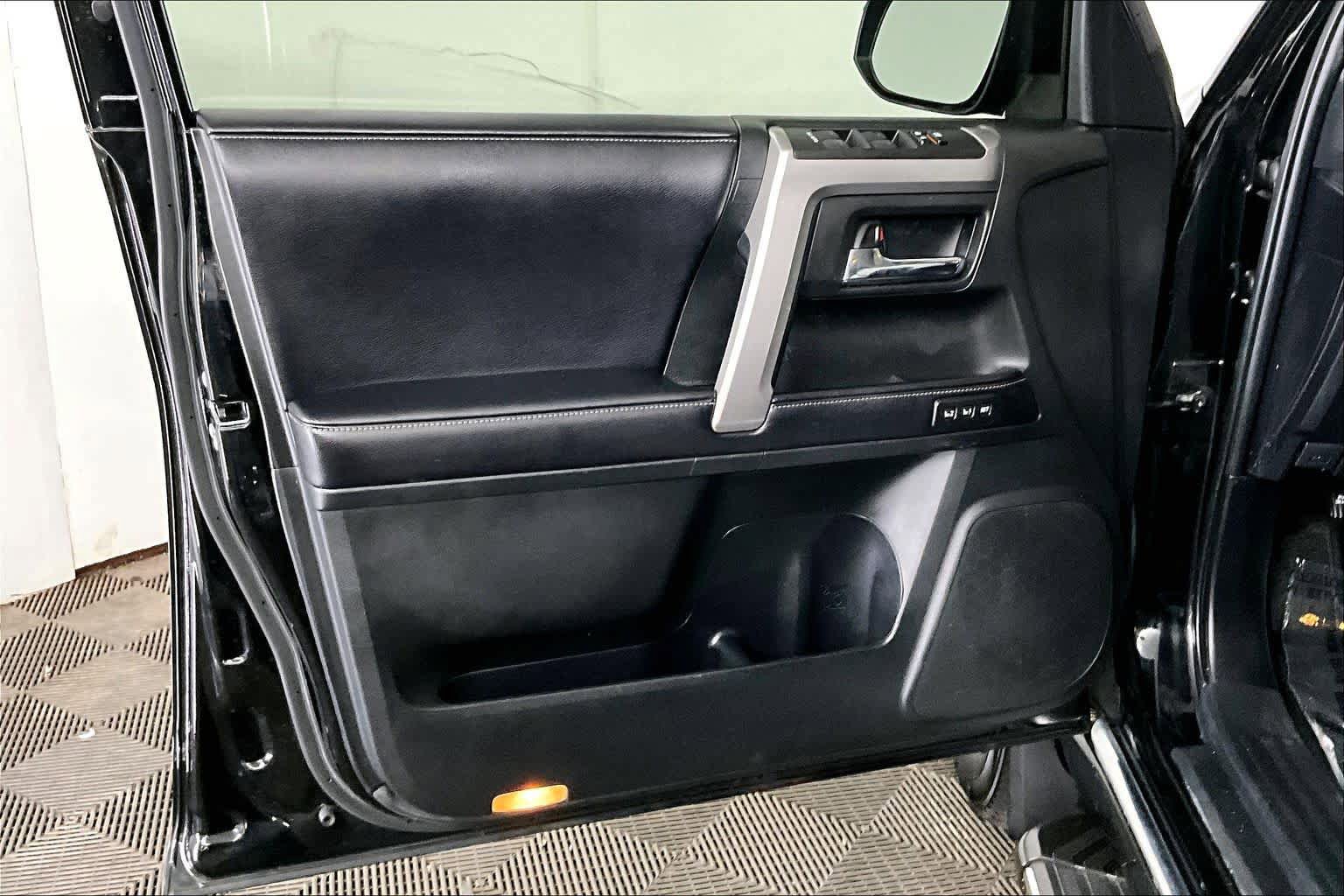 Used 2019 Toyota 4Runner Limited AWD/4WD image 22