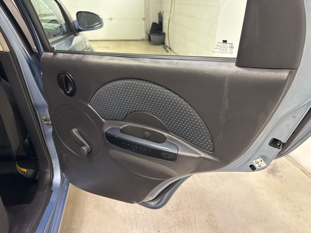 Used 2006 Chevrolet Aveo LS image 26
