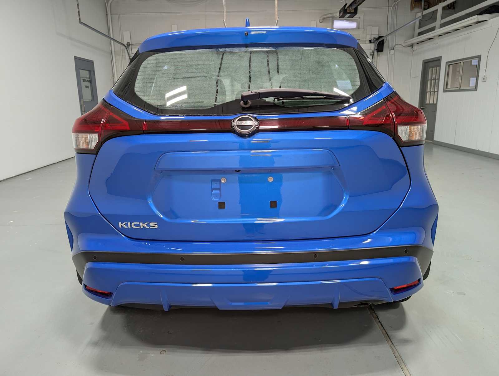 Used 2023 Nissan Kicks S image 9