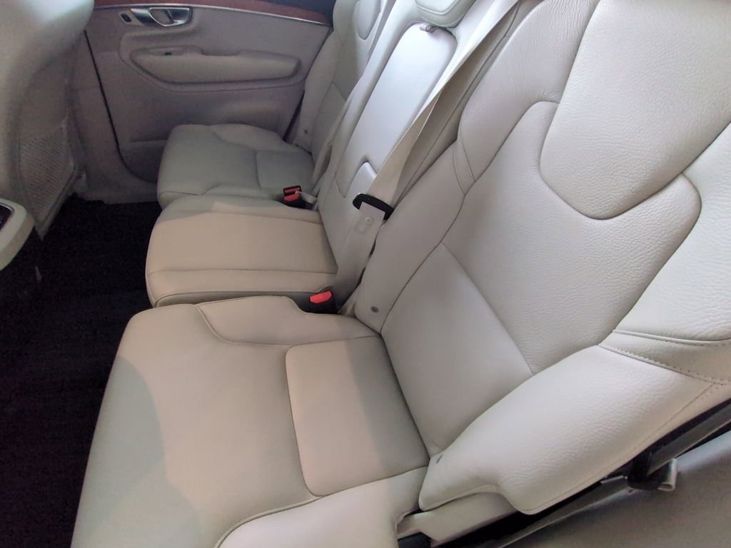 Used 2021 Volvo XC90 T6 Momentum AWD/4WD image 20