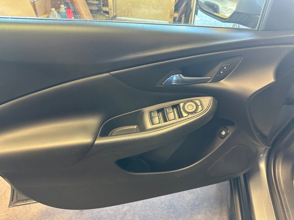 Used 2019 Chevrolet Volt LT image 36