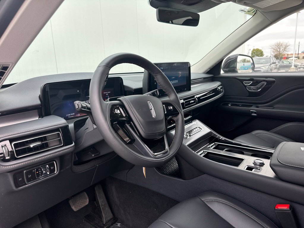 New 2026 Lincoln Aviator AWD image 15