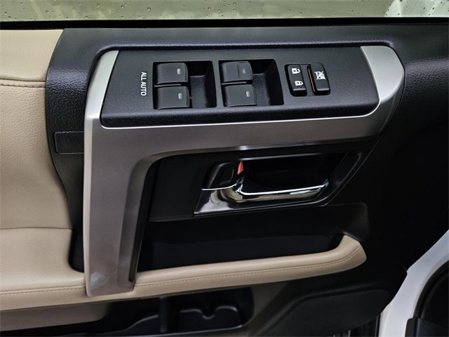 Used 2018 Toyota 4Runner SR5 image 17