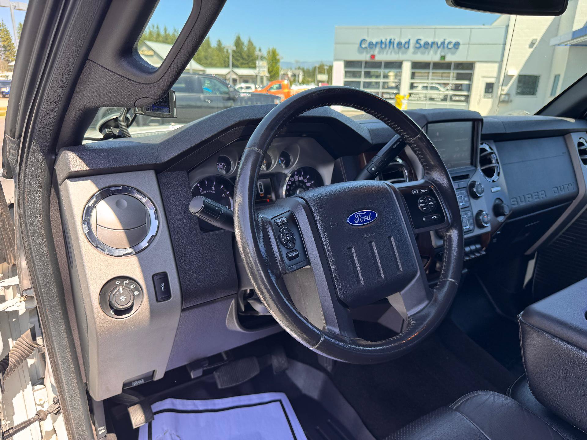 Used 2013 Ford F350 Lariat w/ Lariat Ultimate Pkg AWD/4WD image 9