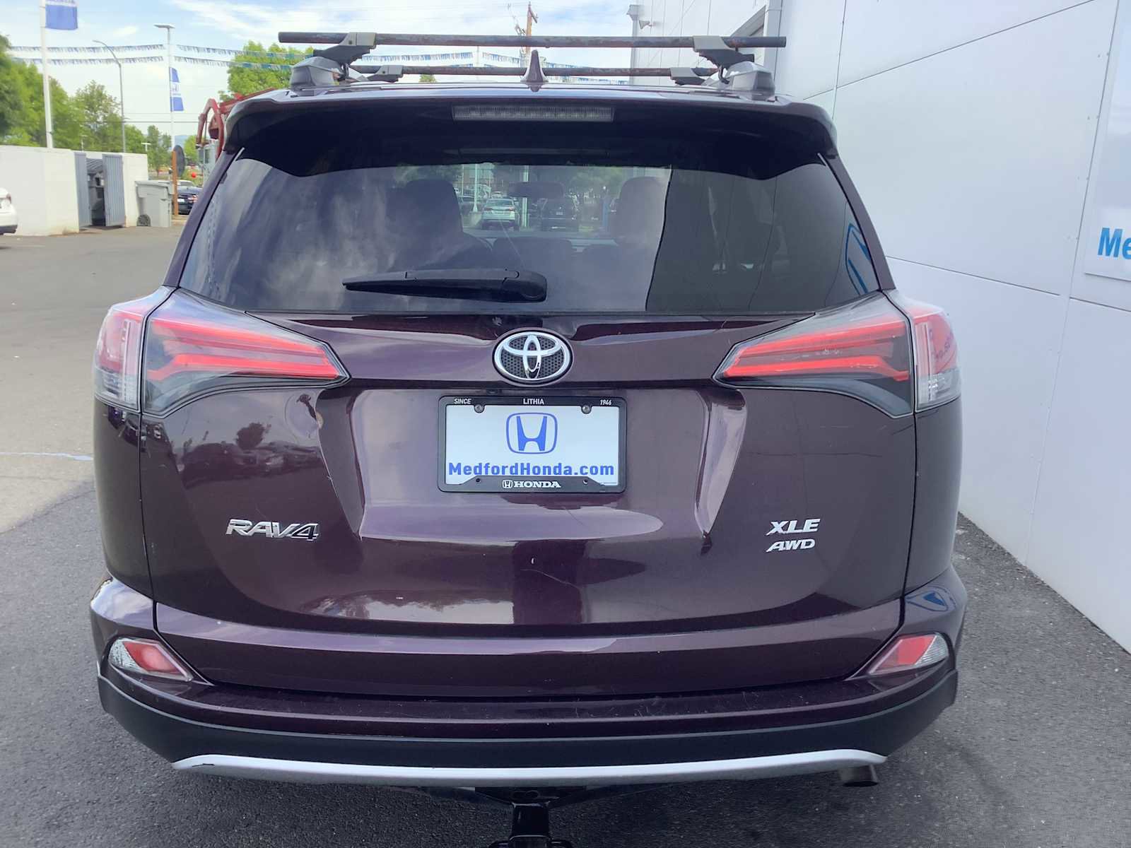 Used 2016 Toyota RAV4 XLE AWD/4WD image 5