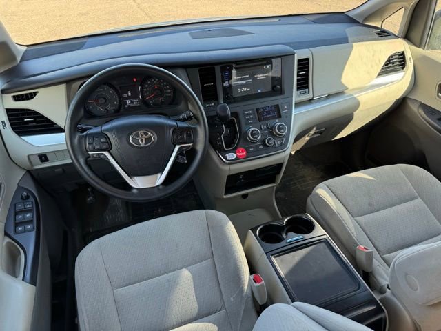 Used 2016 Toyota Sienna LE FWD image 8