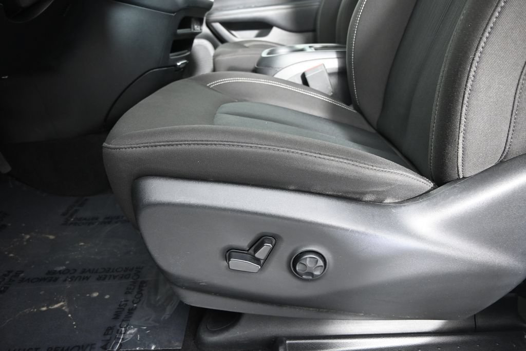 Used 2024 Chrysler Pacifica Touring FWD image 22